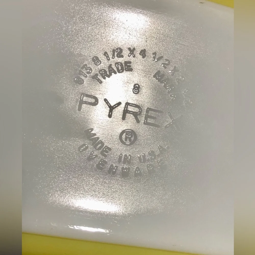 Pyrex Yellow Baking Dish - Picture 7 of 7